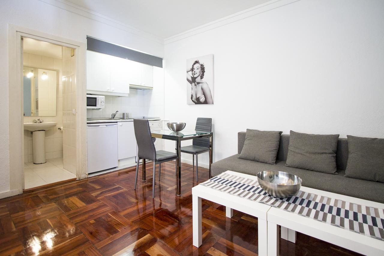 Apartamentos Rialto Madrid Exterior foto